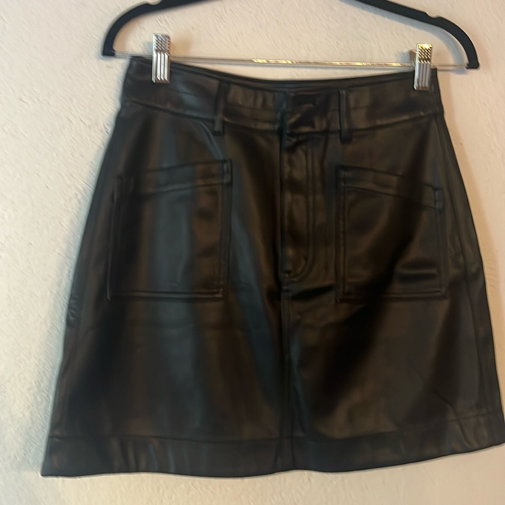 Madewell black faux leather skirt